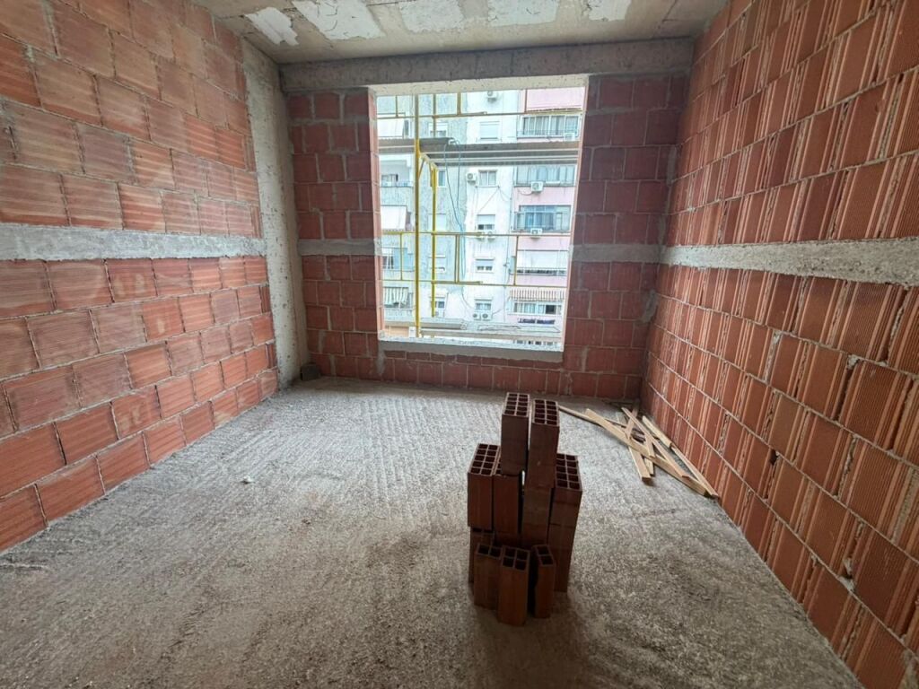 🏠 Shitet apartament 2+1 – Fusha e Aviacionit💰 Çmimi: 150,000 €