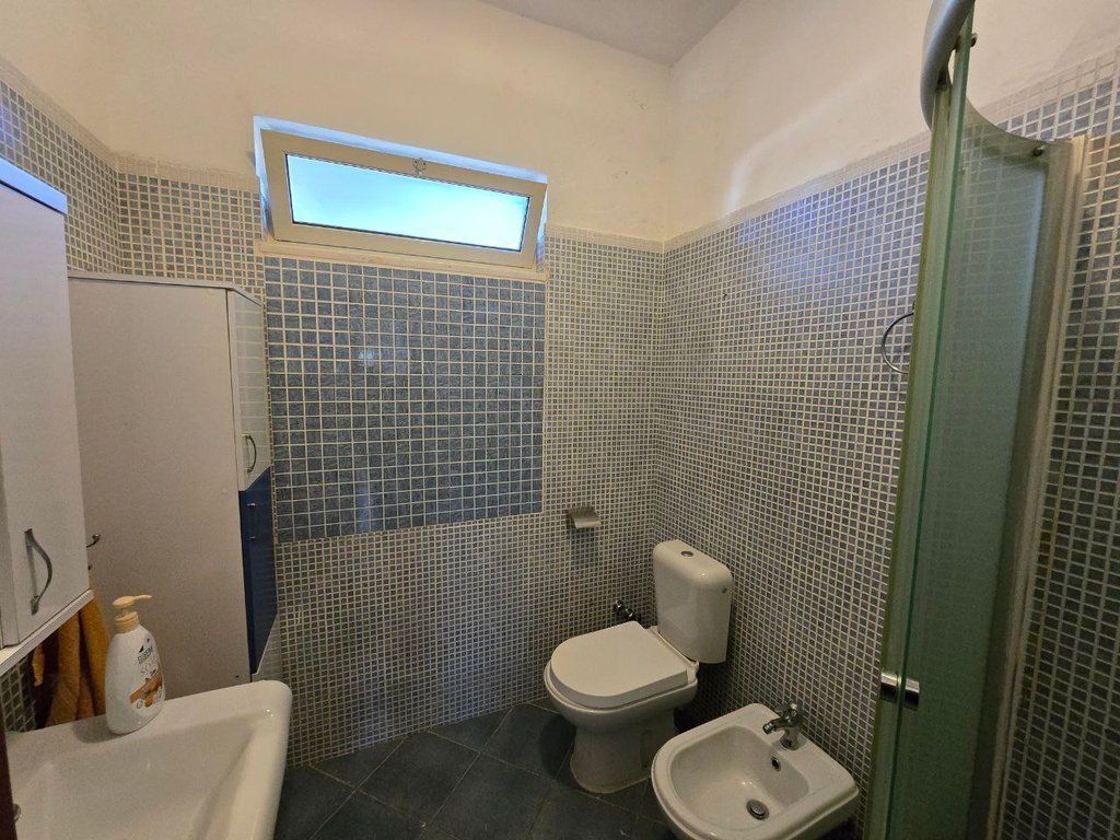 APARTAMENT 2+1 ME OBORR PER SHITJE TEK LURA 1