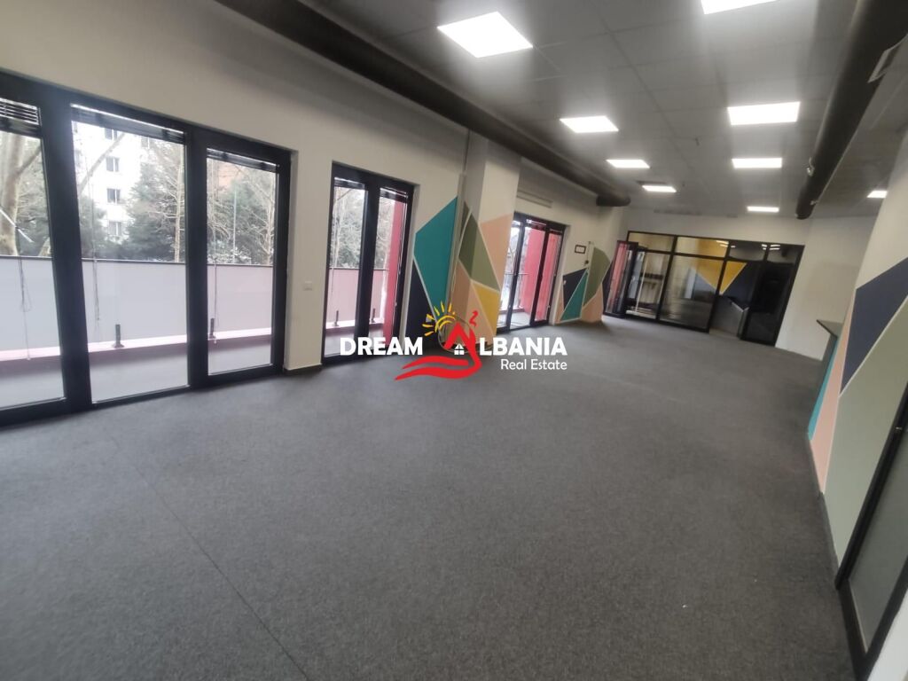 Locale Commerciale in Affitto vicino al Complesso Arlis (ID 42611411)