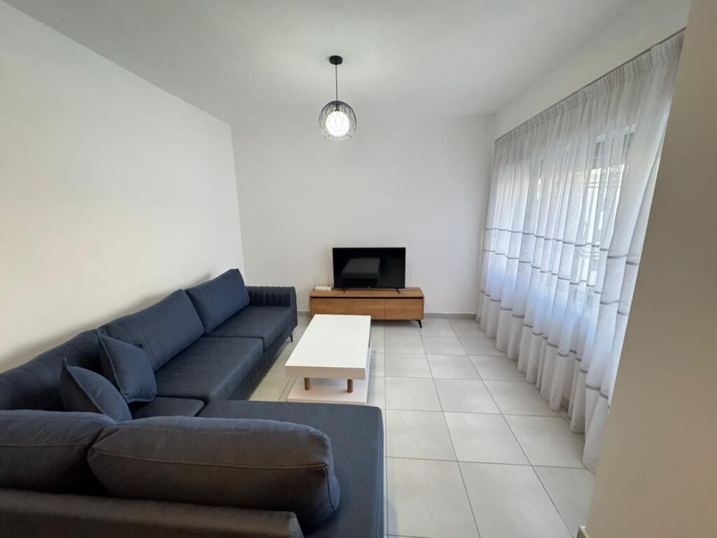 Affittasi 2+1+ Parcheggio  Kodra e diellit 1  Arredato  Prezzo 650 mila lek con Parcheggio