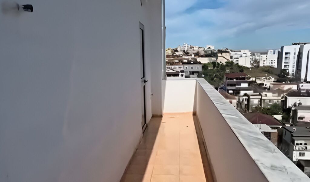 Shitet Apartament me Terracë Panorame | 160m² | Potencial i Shkëlqyeshëm