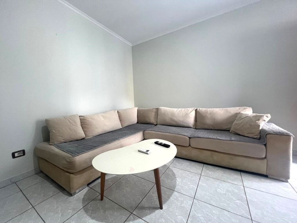 Jepet me qira apartament 1+1, 370 € , rruga Jordan Misja