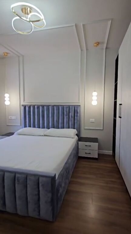 1+1 apartment for sale in the Commune of Paris.