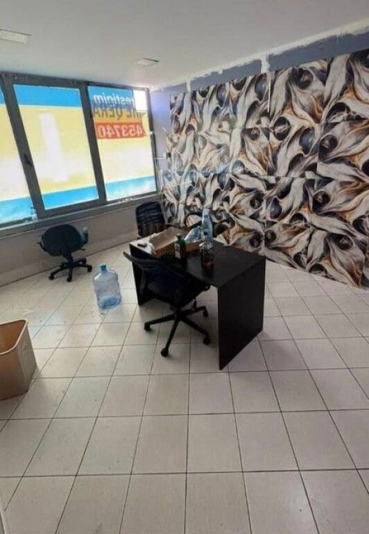 Qera, Ambient Komercial, Rruga Teodor Keko, Astir