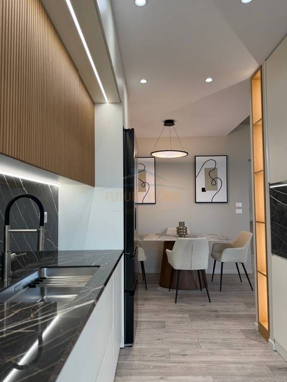 Qera, Vile 4-katëshe, Liqeni I Thatë, Tiranë