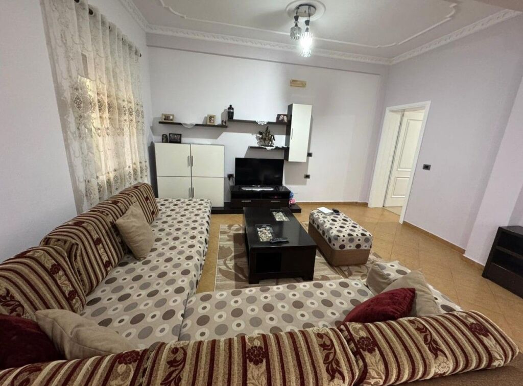 Affitto, Appartamento 2+1+Parcheggio, Via Jordan Misja, Tirana.