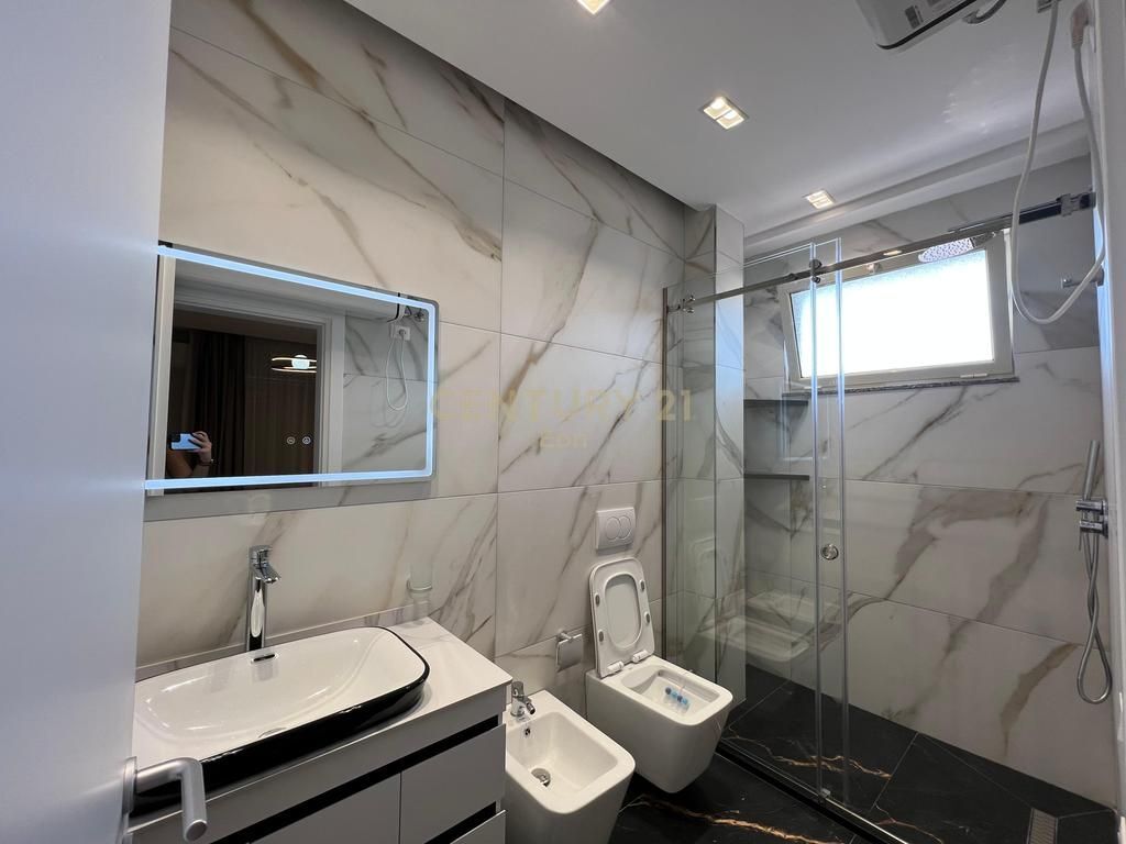 Qera, Apartament Luxury, 2+1+2, Spitalle, Durres !