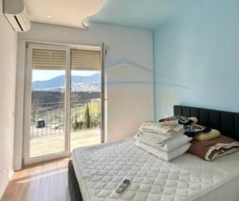 Apartament 2+1 + post parkim — Rezidenca "Secret Garden", afër TEG