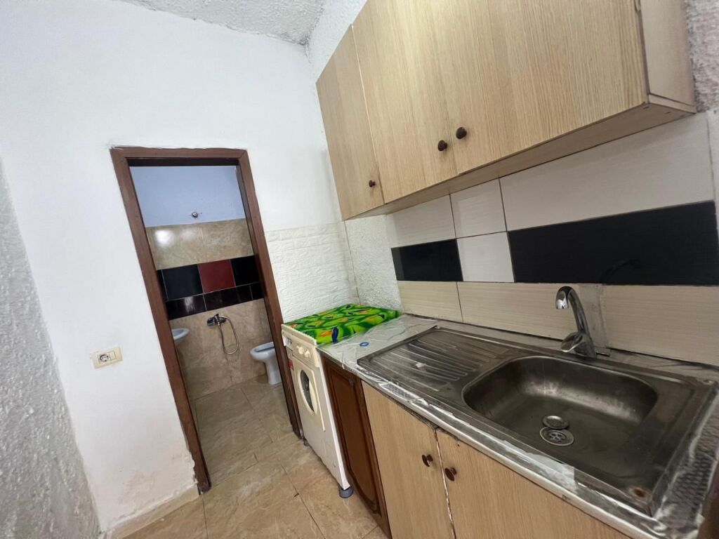 OCCASION* Apartment 1+1 for rent, 250 €, Military Hospital