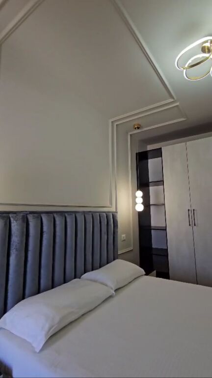 1+1 apartment for sale in the Commune of Paris.