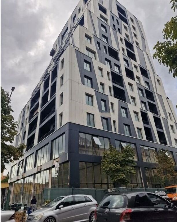 🏡 Appartamento 1+1 in Affitto – VIA DELLE BARRICATE – CENTRO, TIRANA! 1.000 € /Mese