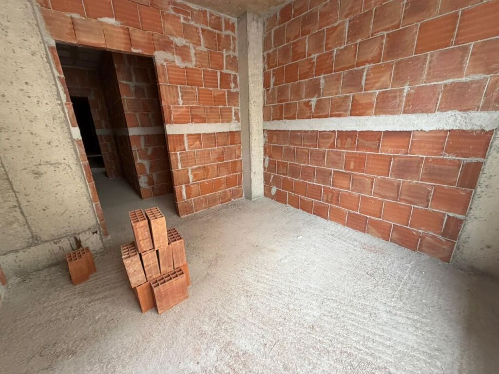 🏠 Shitet apartament 2+1 – Fusha e Aviacionit💰 Çmimi: 150,000 €