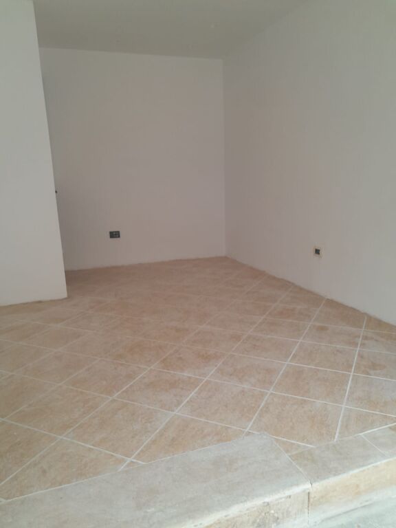 Business premises for rent