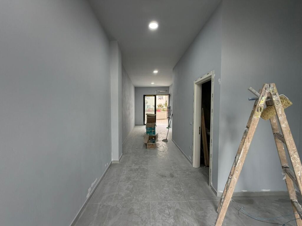 Business premises for rent at River Residence in Astir.