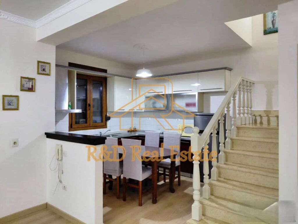 🏡 SHTËPI ME QERA – Duplex, Rruga Pasho Hysa (Ali Demi)