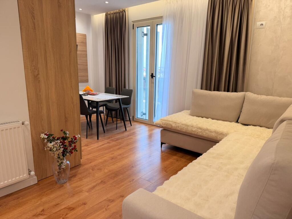 APARTAMENT 1+1 + 2 TUALETE + BALLKON -PËR QIRA 🏡