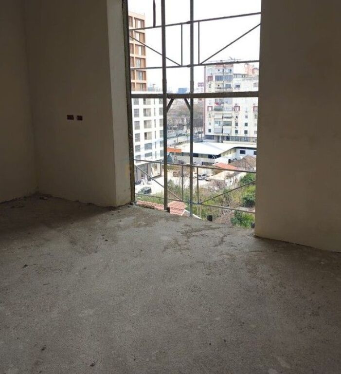Shitet, Apartament 2+1+2, Laprake,Tiranë