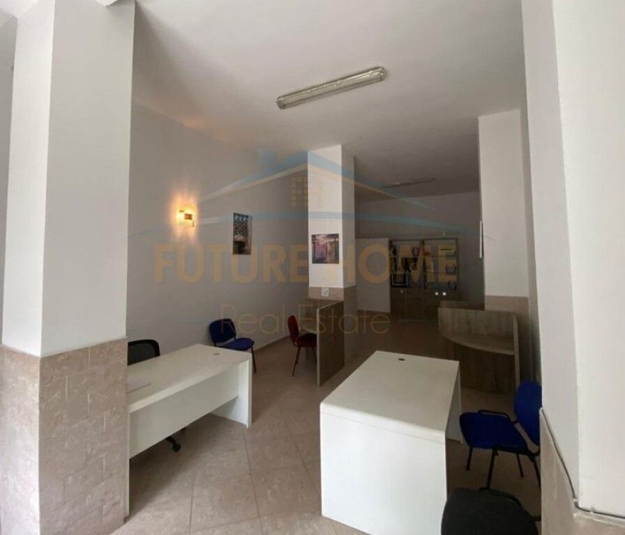 Rent, Business Premises, Former Exhibition, Tirana