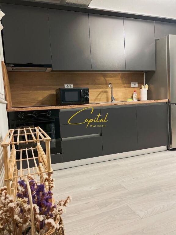 APARTAMENT ME QIRA 1+1 RRUGA E DURRESIT 65.000 LEKE