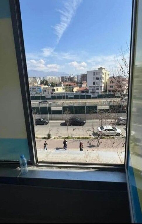 Qera, Ambient Komercial, Rruga Teodor Keko, Astir