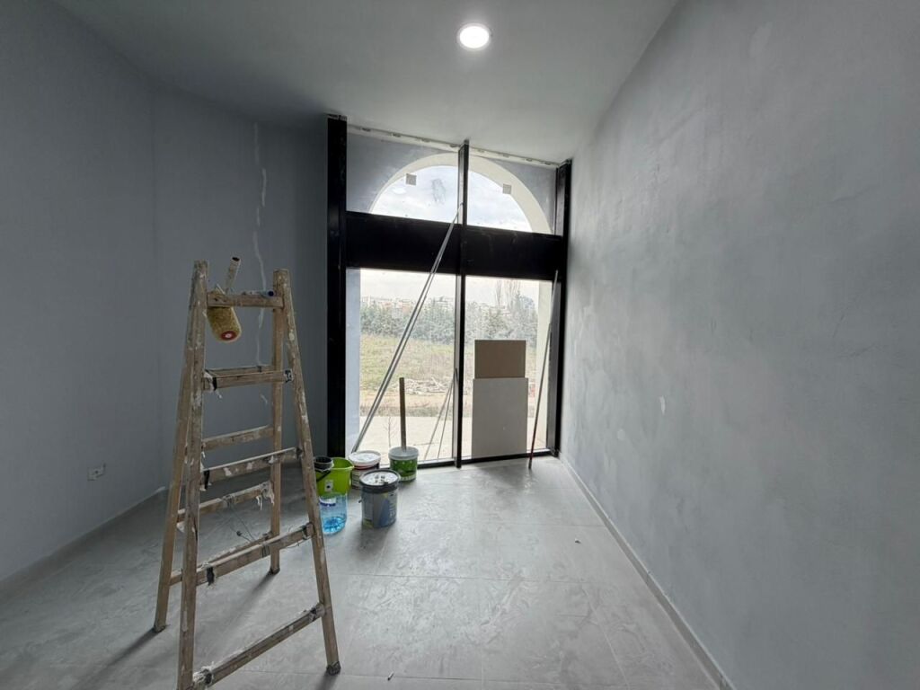 Business premises for rent at River Residence in Astir.