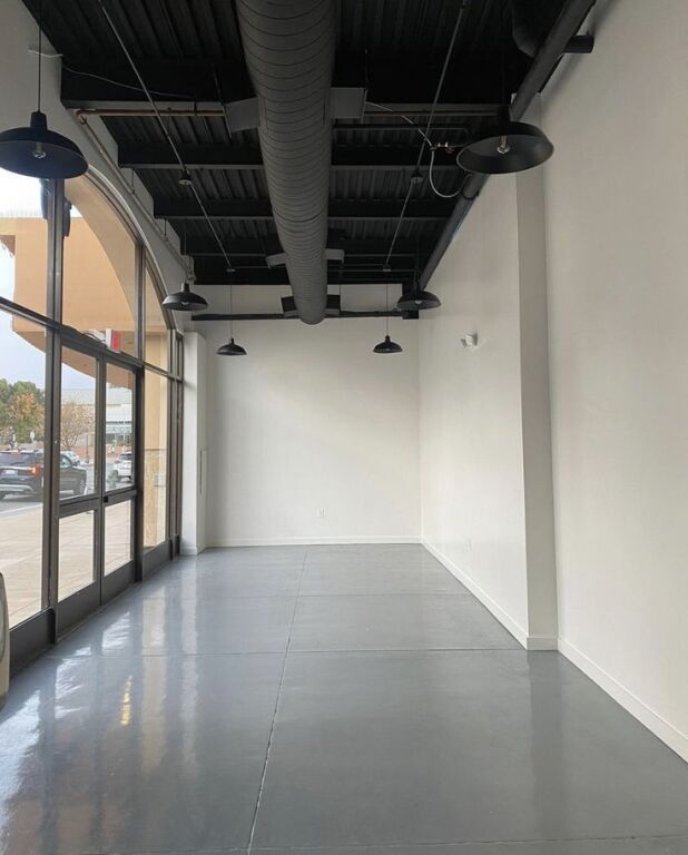 Jepet Ambient Biznesi me Qera Tek Kompleks Arlis ( ID 42611412 )