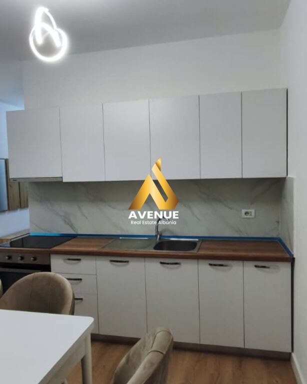 🏡 APARTAMENT 1+1 ME QIRA – RRUGA E KAVAJËS, TIRANË