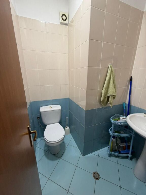 🏡 IN AFFITTO 2+1 – 📍  Yzberisht (vicino a Big Market)💶 Prezzo: 450 € / mese  