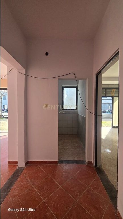 SHITEN 2 DYQANE BUZE RRUGE KRYESORE, DURRES!!