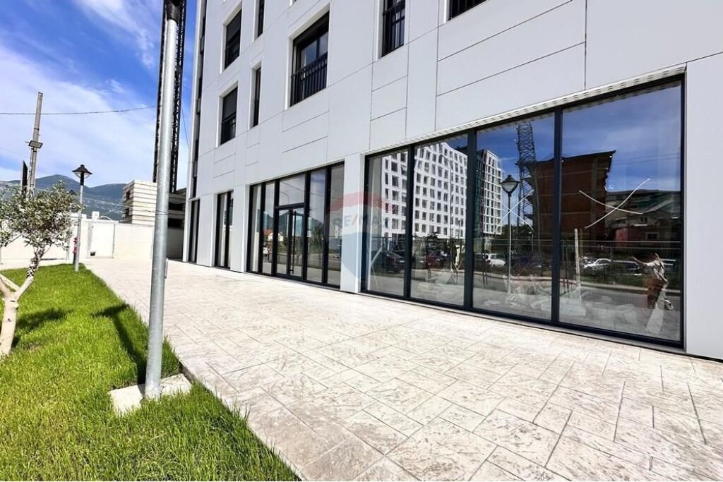 Negozio - In Affitto - Nuovo Viale, Tirana