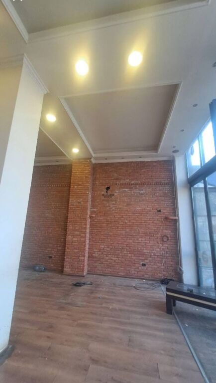 SHOP FOR RENT 100 M2 5 MAY 70,000 LEK FH-64621