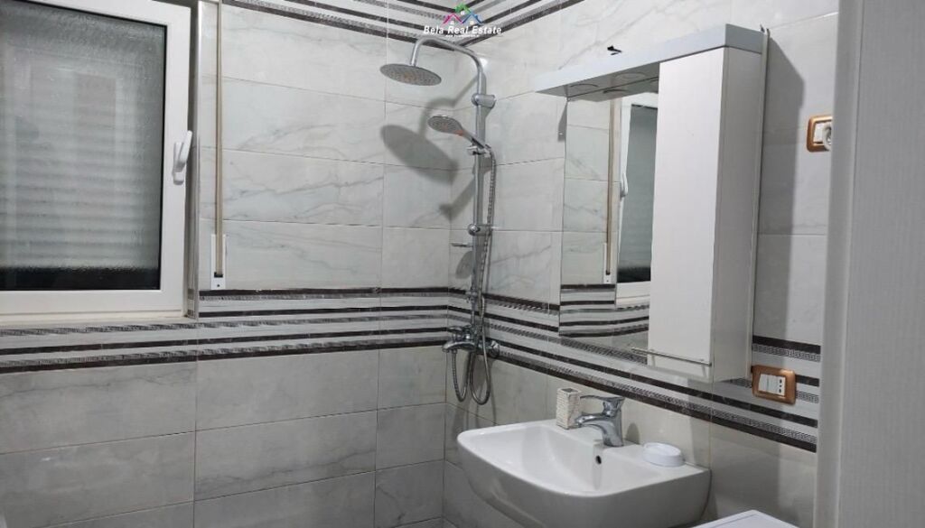 Apartament Me Qera 2+1 Tek Kopshti Botanik (ID B2201798) Tirane