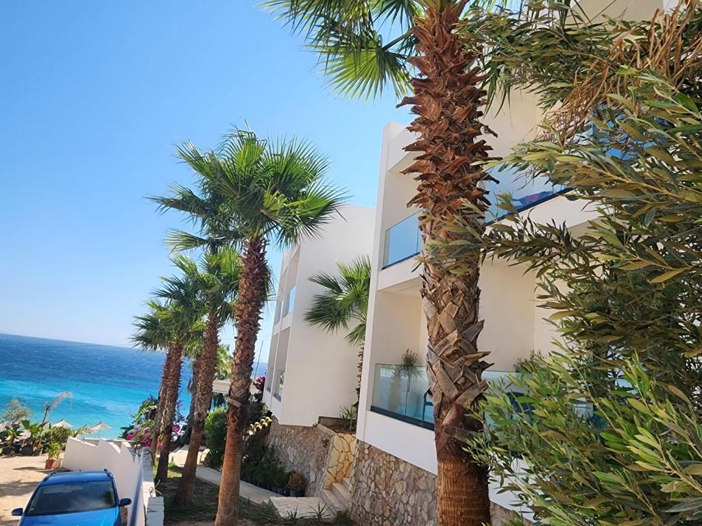 In vendita 2+1+ veranda Dhermi 500 000 Euro