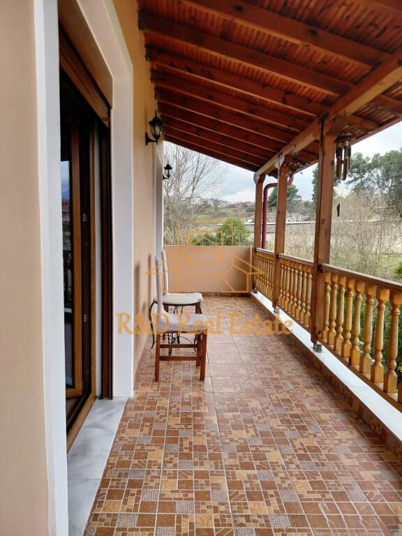 🏡 SHTËPI ME QERA – Duplex, Rruga Pasho Hysa (Ali Demi)