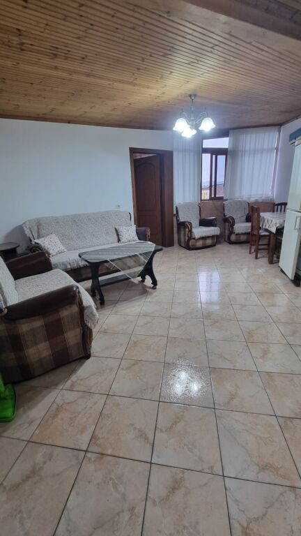 Jepet me qira apartament 1+1 , 400 € ,Don Bosko