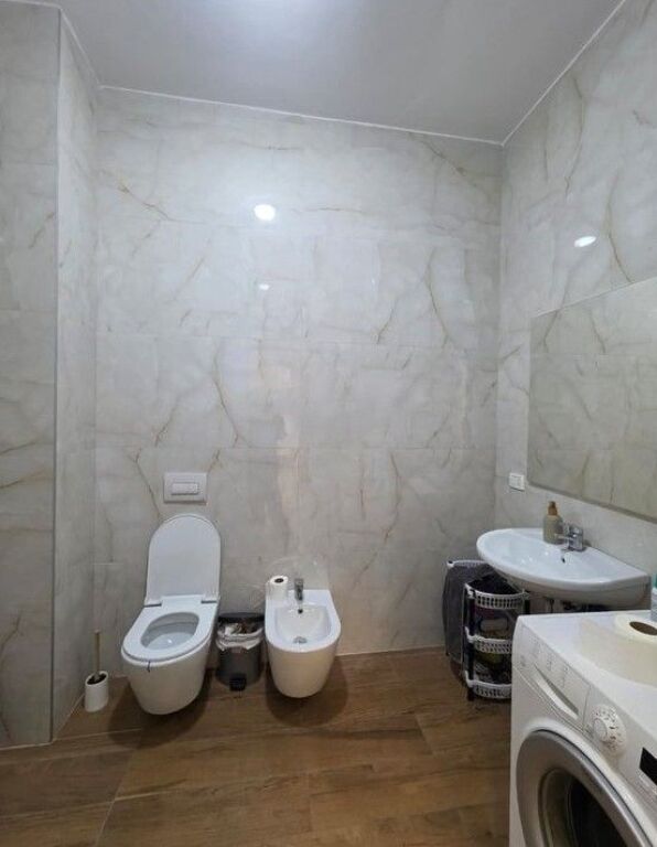 SHITET BIZNES DERMO-ESTETIK MBRAPA KOMPLEKSIT SQUARE 21