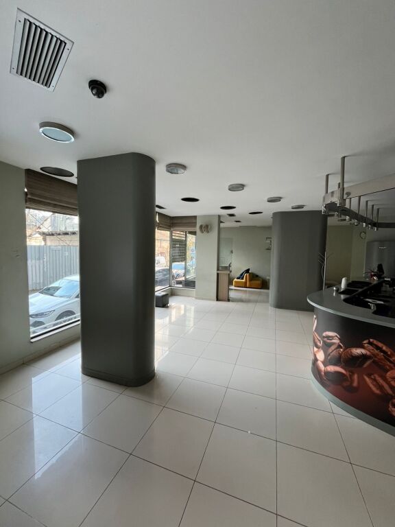 SUPER Ambient Biznesi me Qira, Sheshi Skenderbej.