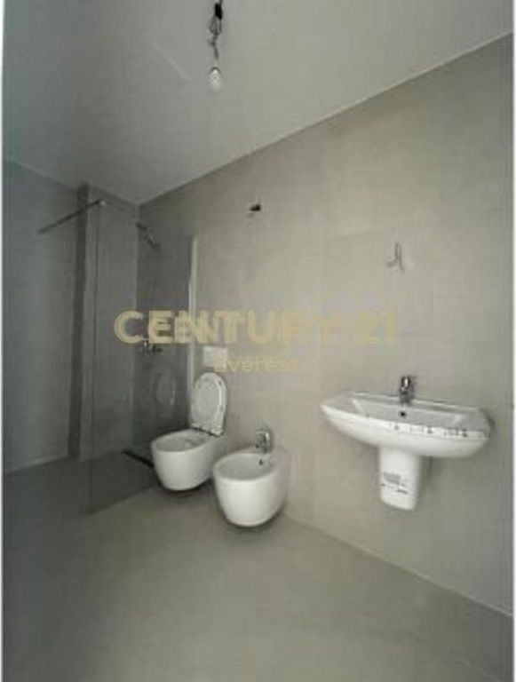 LAKE VIEW, OFFICE SPACE FOR RENT 2+1+2+STORAGE! 1,600 € /Month Total Area 134m2