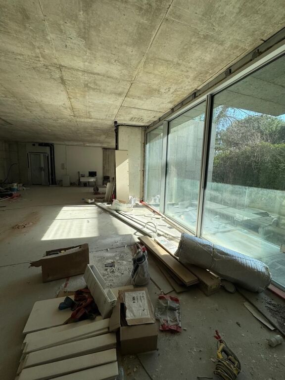 OFFICE FOR RENT BLLOK