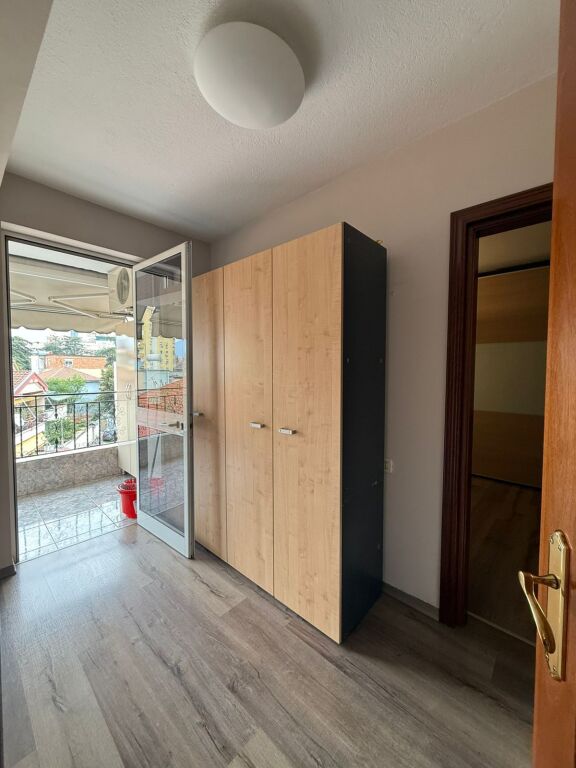 Apartament 2+1 tek Rruga e Kavajes!