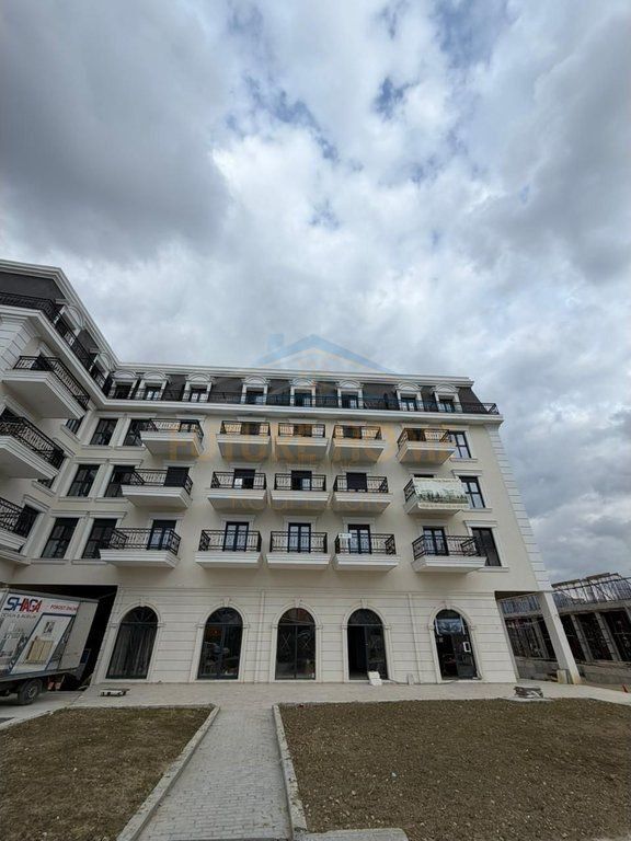 Shitet, Apartament 1+1, Sauk prane Portes se Re.