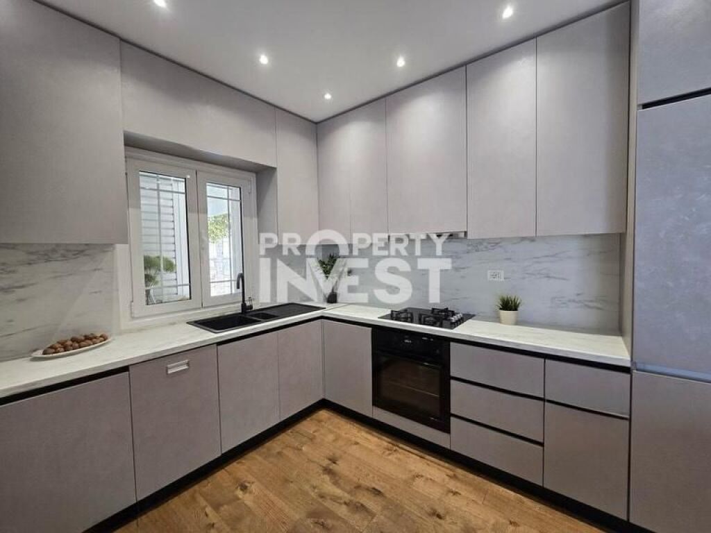 Vile fantastike per shitje ne Dhermi