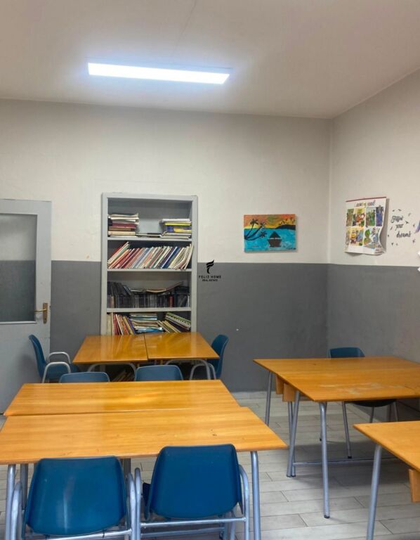 OFFICE FOR RENT 100 M2 BLLOK 85,000 LEKE FH-64572