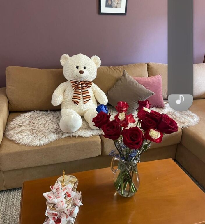 🏢Pak minuta larg Stadiumit Air Albania jepet me qera apartament 1+1,i mobiluar. 65,000Leke