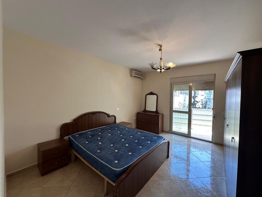 🏢Selvia, vicino all'Hotel Black Diamond, appartamento 2+1+2 in affitto, parzialmente arredato 70.000 Leke