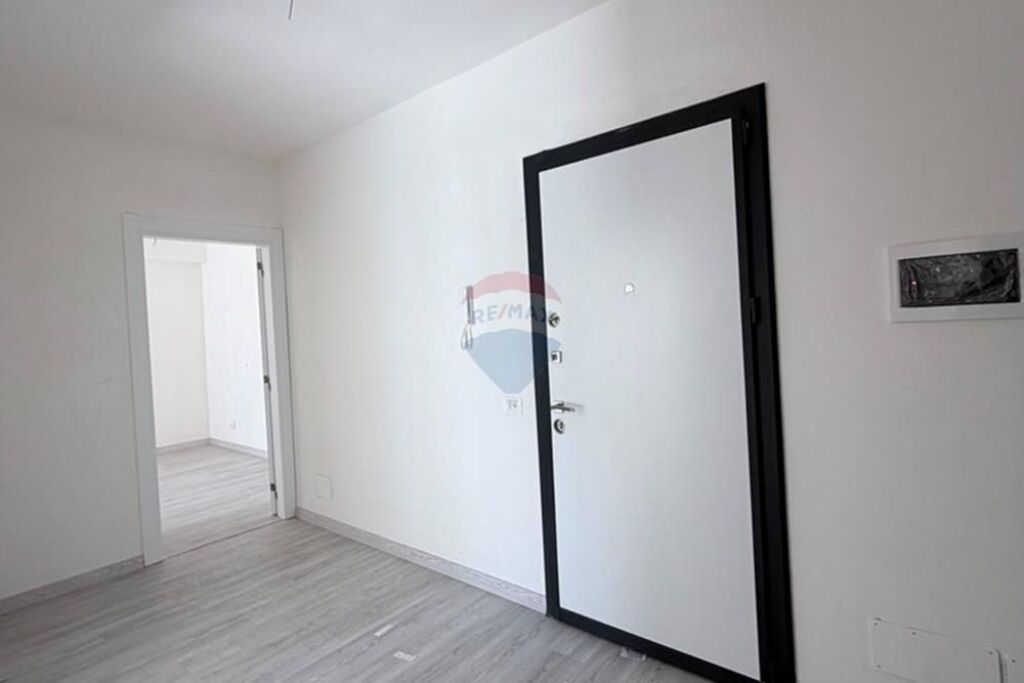 Apartament - Për Qira - Bulevardi i Ri, Tiranë
