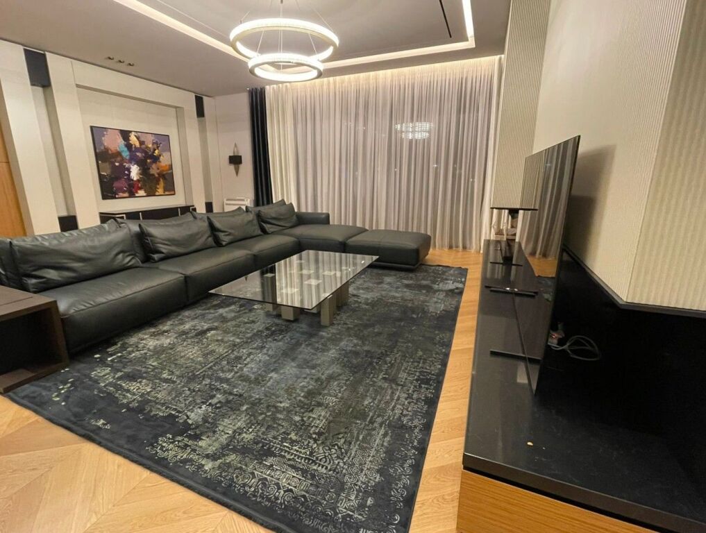 🏡 Vilë 3-Katëshe për Shitje – Mandarin Residence