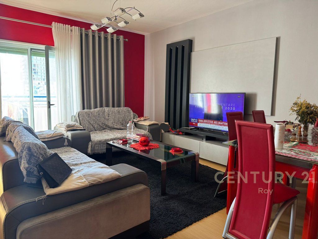 SHITET APARTAMENT 3+1+2 NE QENDER , DURRES !