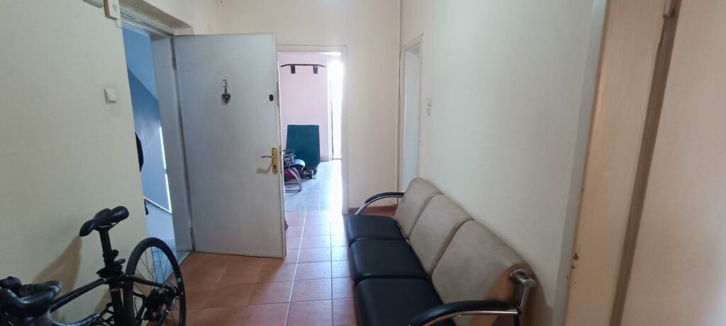 ZYRE ME QIRA  RRUGA E ELBASANIT 100 M2 70.000 LEKE