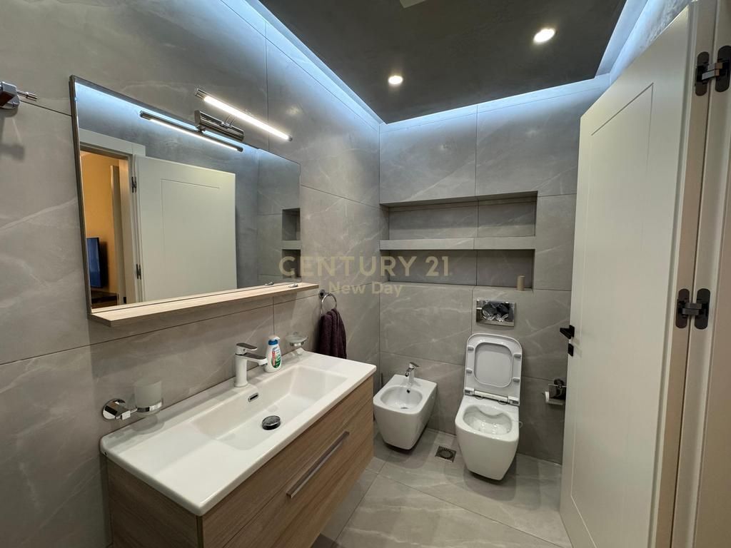 APPARTAMENTO 2+1+2T IN VENDITA A MALIN E ROBIT!